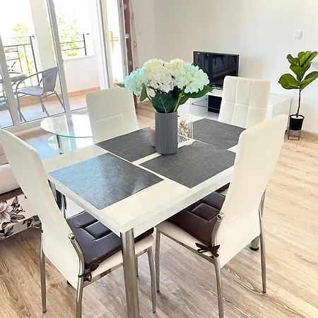 Summer Janet Apartment