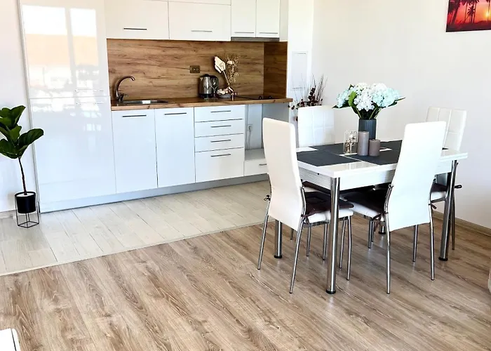 Summer Janet Apartment